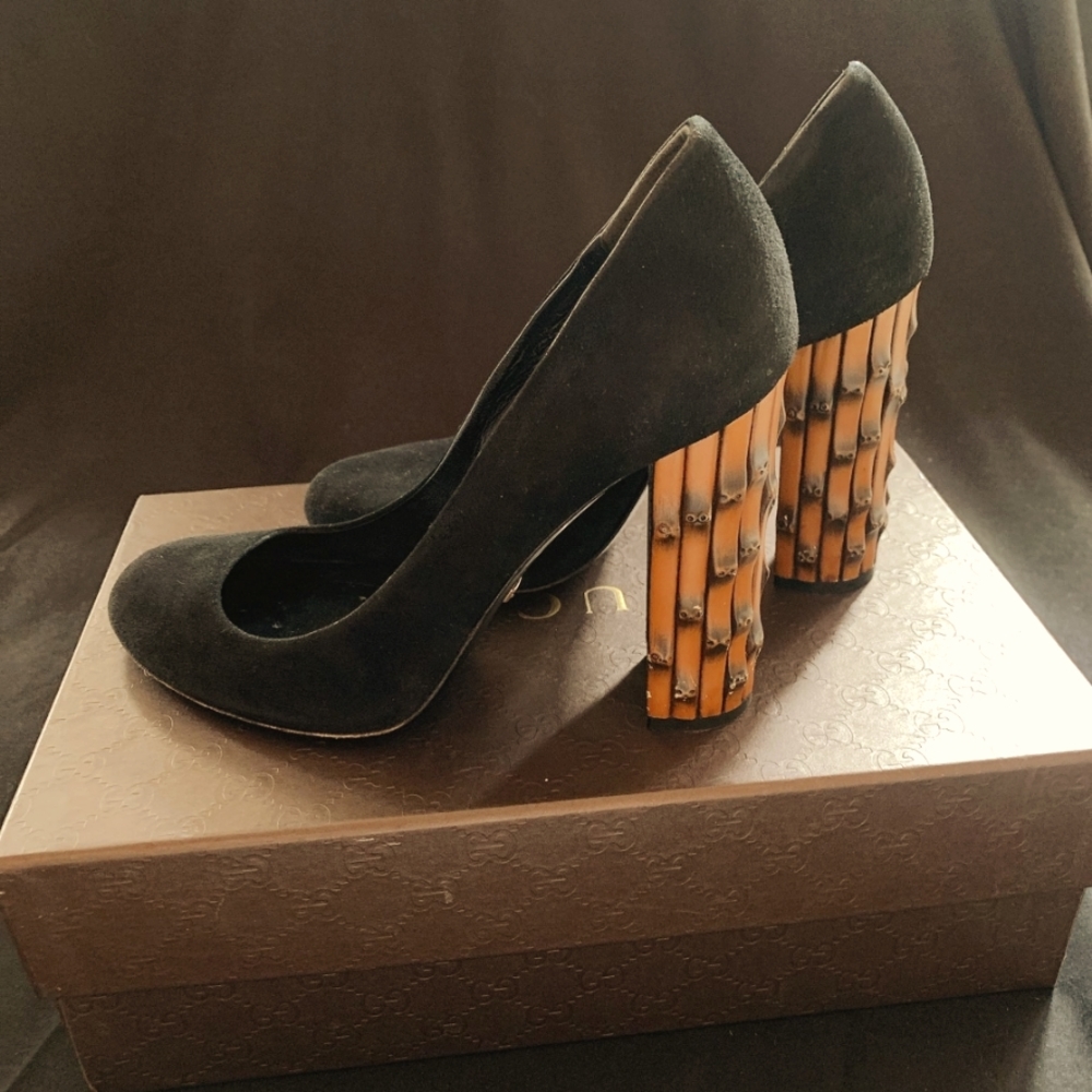Gucci Bamboo Suede Pumps